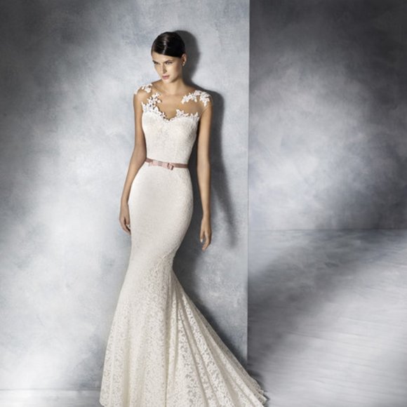 New Wedding Dress, Vintage Lace Back, Ivory Comfy Sexy Fitted, Rustic Illusion - Picture 2 of 6